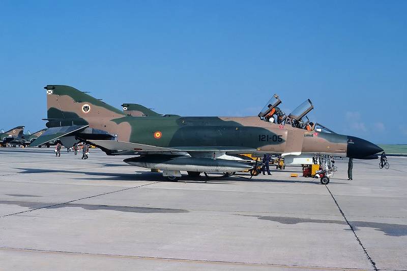 Mc Donnell Douglas F-4C -Phantom II- Mc Donnell Douglas F-4C -Phantom II-
