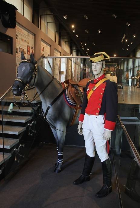 Uniforme del Escuadrón de Sables de la Guardia Civil. Uniforme del Escuadrón de Sables de la Guardia Civil.