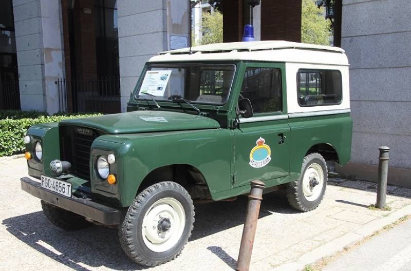 En el exterior de la exposición se puede ver un Land Rover 88 Diésel, que sirvió en el Cuerpo entre 1986 y 1999. En el exterior de la exposición se puede ver un Land Rover 88 Diésel, que sirvió en el Cuerpo entre 1986 y 1999.