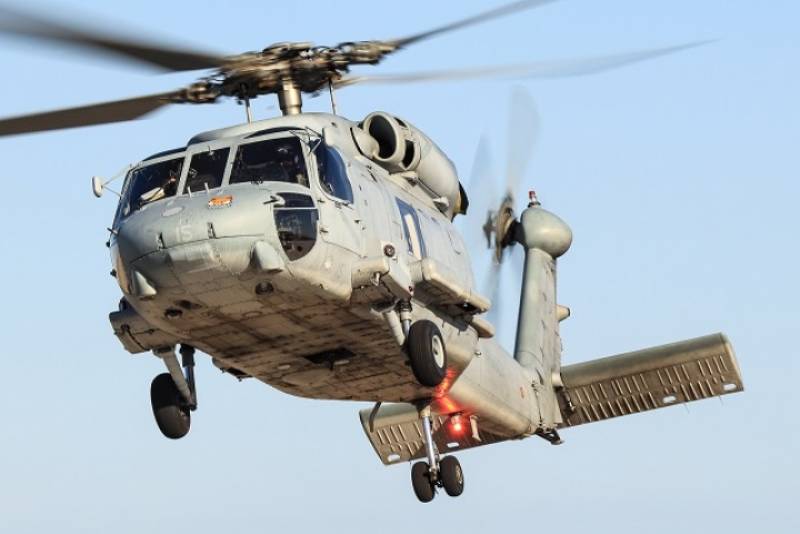 El entrenamiento para la conversión de los futuros pilotos de los SH-60F se realiza en Rota. El entrenamiento para la conversión de los futuros pilotos de los SH-60F se realiza en Rota.