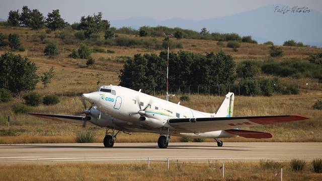 El Basler BT-67 es un Douglas DC-3C con una conversión de los antiguos motores radiales de 2 estrellas 14 cilindros, refrigerados por aire, a unos potentes Pratt & Whitney Canada PT6 turbohélice. Dicha conversión las realiza la empresa estadounidense Basler Turbo Conversions de Oshkosh, Wisconsin. El Basler BT-67 es un Douglas DC-3C con una conversión de los antiguos motores radiales de 2 estrellas 14 cilindros, refrigerados por aire, a unos potentes Pratt & Whitney Canada PT6 turbohélice. Dicha conversión las realiza la empresa estadounidense Basler Turbo Conversions de Oshkosh, Wisconsin.