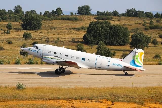 El modelo que se ha podido ver en el Aeropuerto de León, lleva matrícula canadiense (C-GGSU), y figura a nombre de la empresa “CGG Aviation” dedicada a recopilar datos sísmicos, geología y tecnología avanzada. El modelo que se ha podido ver en el Aeropuerto de León, lleva matrícula canadiense (C-GGSU), y figura a nombre de la empresa “CGG Aviation” dedicada a recopilar datos sísmicos, geología y tecnología avanzada.