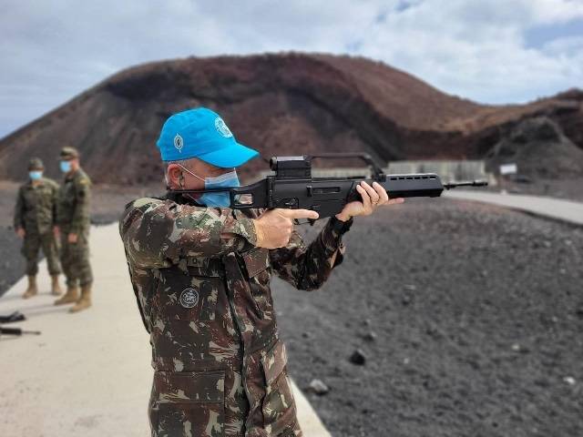 Se celebr� un �Acto de Despedida�, que representa la oficialidad de la despedida de las autoridades espa�olas, familiares y amigos a los soldados adscritos a la Misi�n Provisional de Naciones Unidas en L�bano (FPNUL).