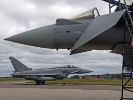 Eurofighter espa�oles estacionados en la B.A. de �mari.