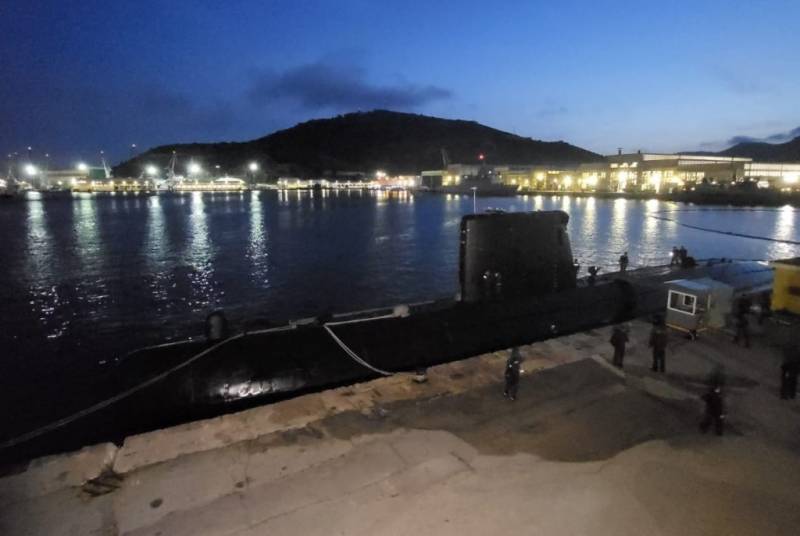 El submarino “Galerna” en el muelle del Arsenal de Cartagena. (foto Armada). El submarino “Galerna” en el muelle del Arsenal de Cartagena. (foto Armada).