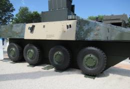 Ejemplo de diferentes tipos de protecci�n en una maqueta durante la pasada feria Eurosatory (autor)