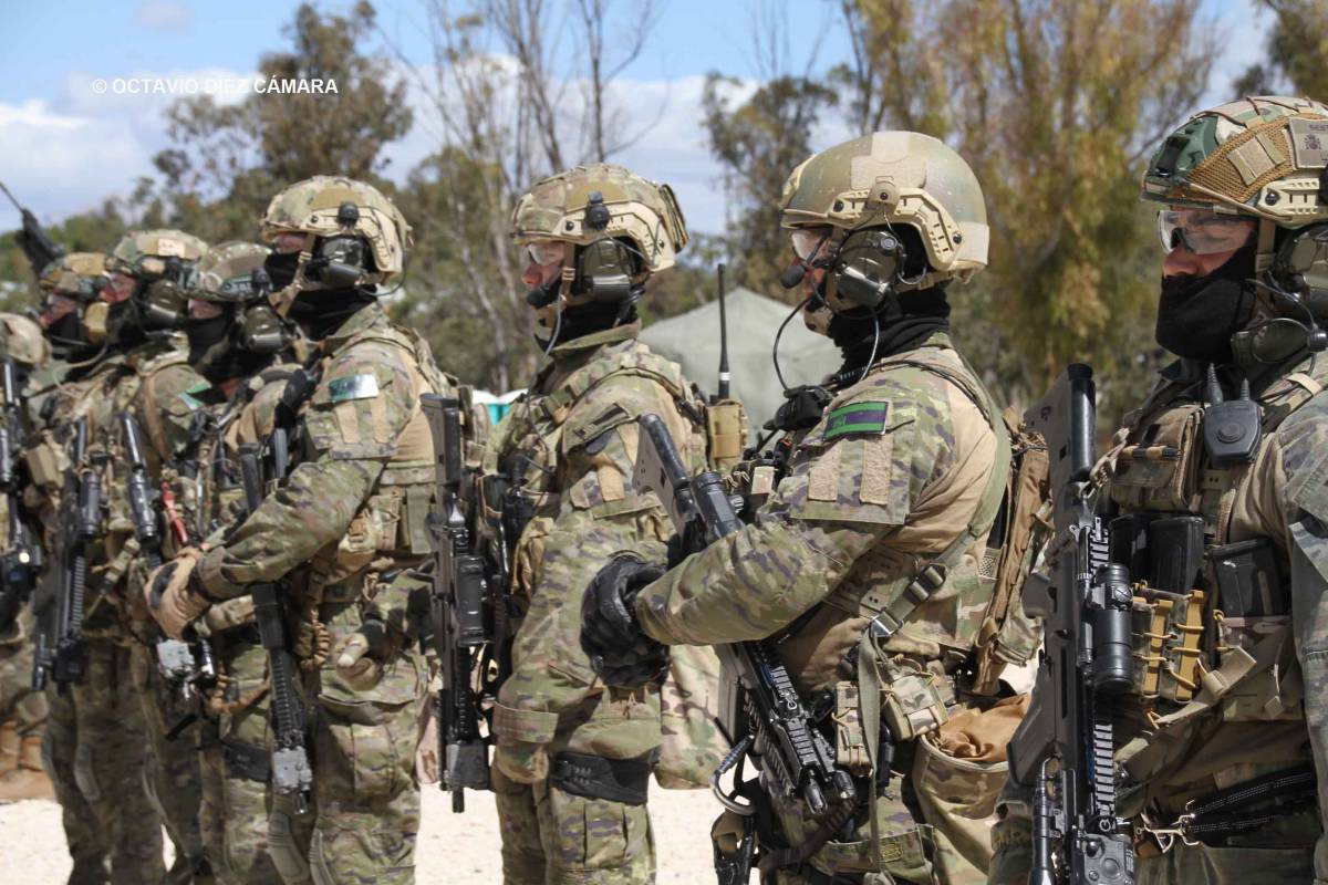 Militares de Operaciones Especiales del MOE han sido desplegados a Sudán para una operación NEO. (Octavio Díez Cámara) Militares de Operaciones Especiales del MOE han sido desplegados a Sudán para una operación NEO. (Octavio Díez Cámara)