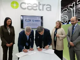 La firma del convenio, en la que han participado la directora del centro tecnol�gico murciano, Noelia Ortega (Izquierda), el presidente de CTN, Mariano Jim�nez (2� Izquierda), el presidente de SAES, Joaqu�n L�pez Pag�n (3� Izquierda) y Joaqu�n G�mez, presidente del INFO (derecha). Foto: SAES