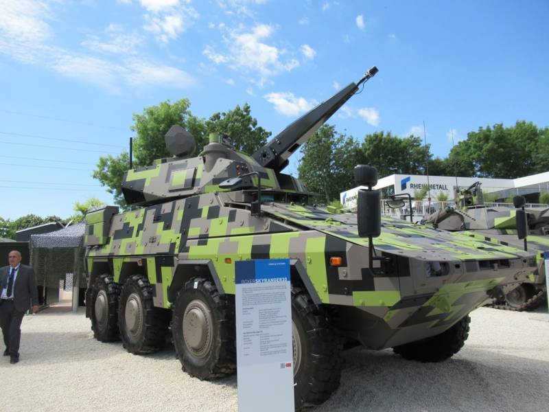 La Skyranger 30 sobre un 8x8 Boxer en Eurosatory (autor)