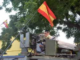 Un tirador de MG sobre Lince en una patrulla en Mali en 2015. Foto: Estado Mayor de la Defensa.