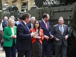 La ministra de Defensa, Margarita Robles, durante su visita a las instalaciones asturianas de Santa Brbara Sistemas en Trubia.