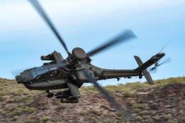 El AH-64 �Apache� se ha convertido en el helic�ptero de ataque m�s extendido del mundo. (foto US Army)