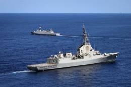 La fragata espa�ola M�ndez N��ez, en primer plano, detr�s  la marroqu� �Tarik Ben Ziyad�. (foto SNMG2)