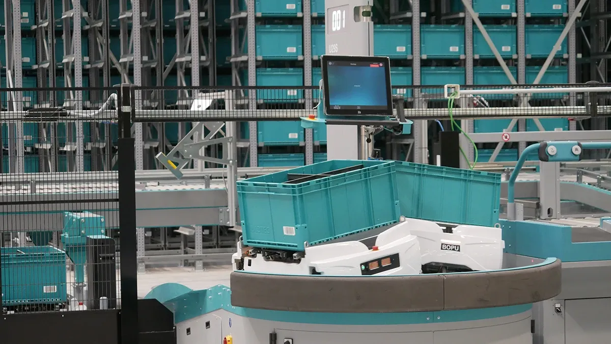 Robots Skypod autónomos de Exotec en el centro logístico de Airbus Helicopters en Albacete. Foto: Diego Gómez Robots Skypod autónomos de Exotec en el centro logístico de Airbus Helicopters en Albacete. Foto: Diego Gómez