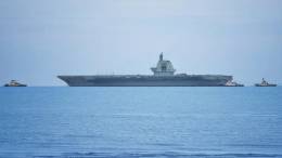 El portaaviones �Fujian� parte para completar sus primeras pruebas de mar. (foto RupprechtDeino)