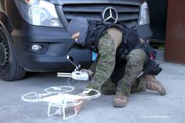 Los cometidos dinmicos y neutralizadores del GEI se benefician del empleo de diferentes robots que dan informacin precisa de lugares y personas. (Octavio Dez Cmara)