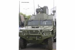El aspecto frontal de este VAMTAC ST5 es contundente y seguro que tiene muchas aplicaciones para los ejrcitos. (Octavio Dez Cmara)