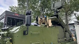 La compa��a noruega Kongsberg acaba de presentar el sistema NOMADS sobre la barcaza de un blindado alem�n en la que se integran sensores y lanzadores. Foto: Octavio D�ez C�mara