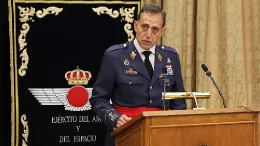 El nuevo JEMA, general del aire Francisco Braco Carb� durante toma de posesi�n. Foto: Julio Ma�z