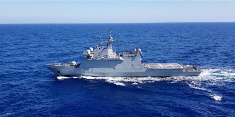 El BAM �Rayo� ha salido a la mar con una dotaci�n de 47 hombres y mujeres.