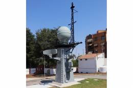 El palo mayor ya luce en la nueva sede de la Archivo Hist�rico de la Armada. (foto Julio Ma�z)