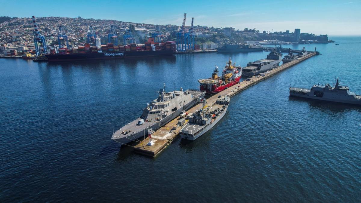 Molo de Abrigo del puerto de Valpara�so con los buques participantes en UNITAS  2024.