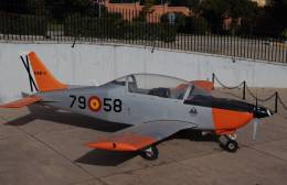 El T-35C Tamiz conservado en el Colegio Menor Nuestra Seora de Loreto. (Foto Julio Maz Gutirrez)