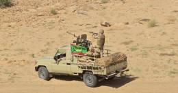 Uno de los Toyota �Land Cruiser�, armado con ametralladora PKM de 7,62 mm, del Ej�rcito de Mauritania participante en el ejercicio. (foto MCANA)    