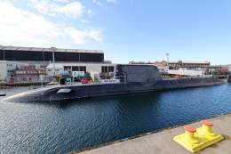 El submarino de ataque de propulsi�n nuclear brit�nico HMS �Anson�. (foto Royal Navy)