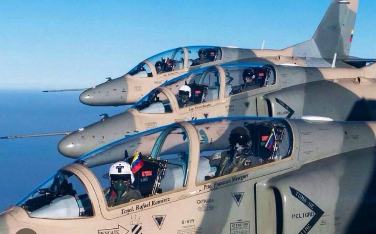 (Venezuela): Aviones de ataque a tierra K-8W Karakorum venezolanos se emplean para interceptación de vuelos ilícitos (Foto: CEOFANB) (Venezuela): Aviones de ataque a tierra K-8W Karakorum venezolanos se emplean para interceptación de vuelos ilícitos (Foto: CEOFANB)