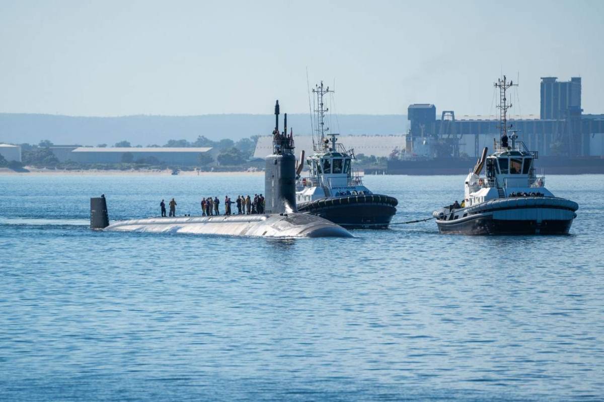 El submarino de la clase Virginia, USS “Minnesota” entrando en la base naval HMAS Stirling el pasado 25 de febrero. (Foto US Navy) El submarino de la clase Virginia, USS “Minnesota” entrando en la base naval HMAS Stirling el pasado 25 de febrero. (Foto US Navy)