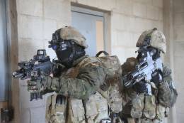 El MOE del Ej�rcito de Tierra dispone hoy de 3 grupos de militares de �lite especializados en OE del m�s alto nivel.