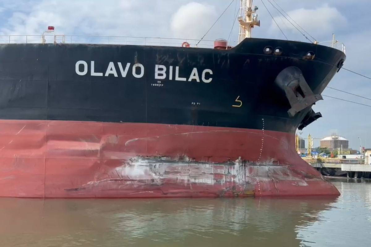 Daños en el buque tanque de Transpetro "Olavo Bilac”. Daños en el buque tanque de Transpetro "Olavo Bilac”.