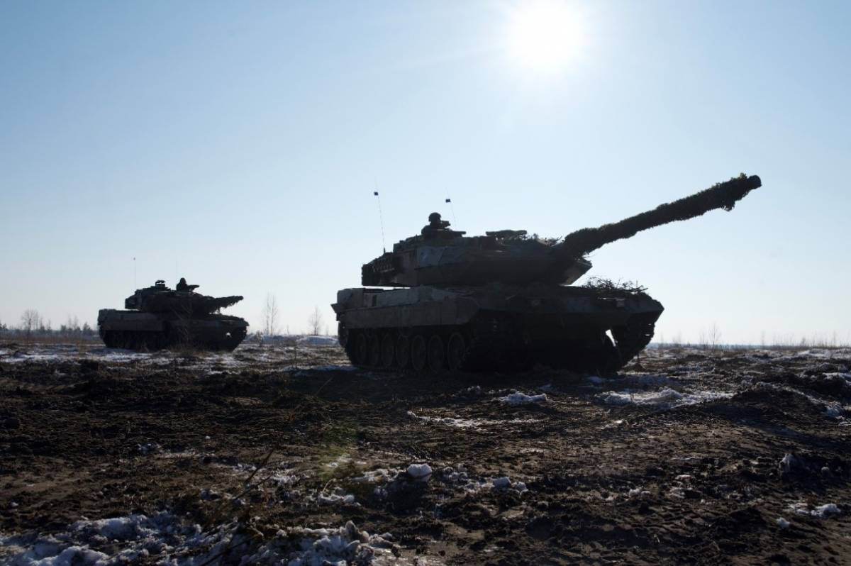 Carros de combate Leopard. Carros de combate Leopard.
