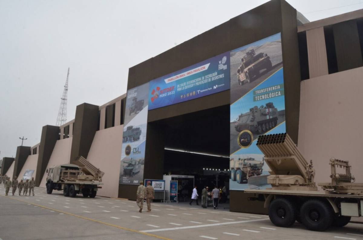 Exposición de vehículos militares en SITDEF 2023. (foto: SITDEF) Exposición de vehículos militares en SITDEF 2023. (foto: SITDEF)