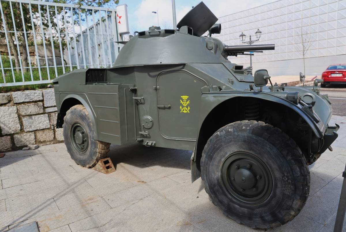 El AML-60 de la Fundación Don Rodrigo pintado con los colores de la Infantería de Marina española. (Foto Julio Maíz) El AML-60 de la Fundación Don Rodrigo pintado con los colores de la Infantería de Marina española. (Foto Julio Maíz)
