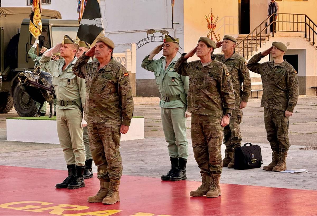 Visita del Teniente General Salom a la Comandancia General de Melilla. (foto: Ejército de Tierra) Visita del Teniente General Salom a la Comandancia General de Melilla. (foto: Ejército de Tierra)