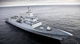 La F-313 �Helge Ingstad�, a�n intacta (foto Real Marina Noruega)