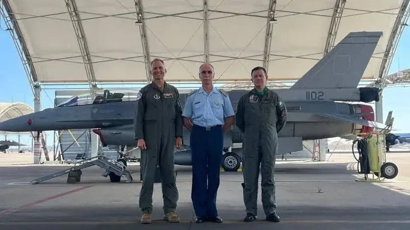 Personal argentino de visita en Estados Unidos por el programa del F-16. Foto: Fuerza Aérea Argentina Personal argentino de visita en Estados Unidos por el programa del F-16. Foto: Fuerza Aérea Argentina