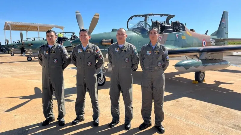 Llegada a Paraguay de los primeros cuatro S�per Tucano.