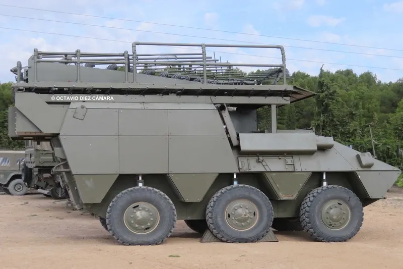 El Ej�rcito de Tierra dispone de varios BMR600 especialmente modificados para materializar acciones espec�ficas asociadas a la gen�rica de Guerra Electr�nica. Foto: Octavio D�ez C�mara