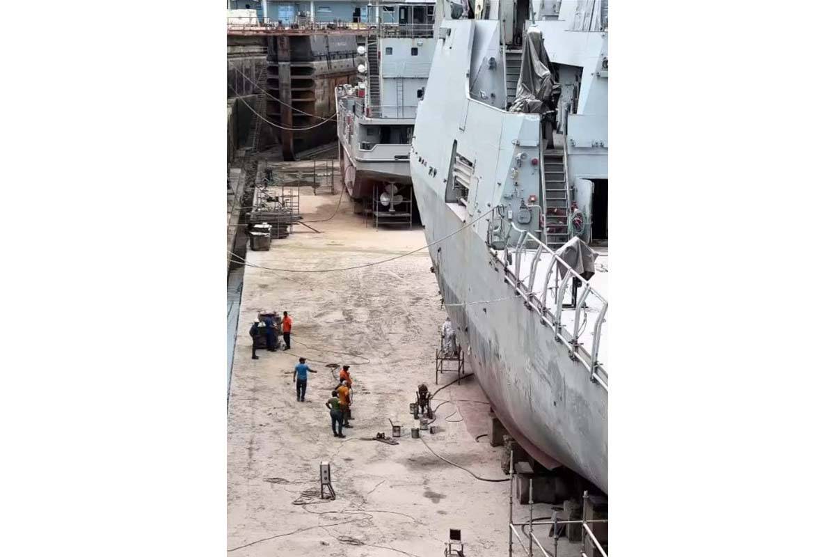 Trabajos de carenado en los buques de la Armada de Venezuela.