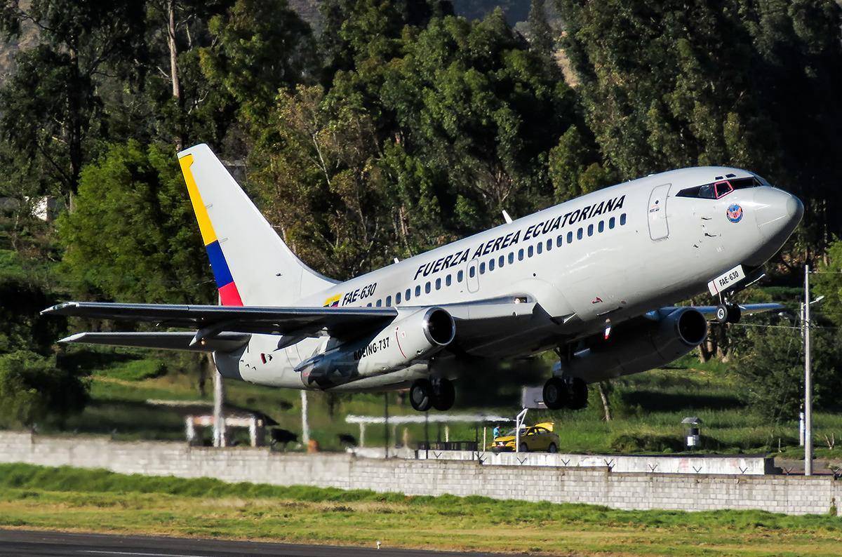 El Boeing 737-200 de la Fuerza Aérea Ecuatoriana. El Boeing 737-200 de la Fuerza Aérea Ecuatoriana.