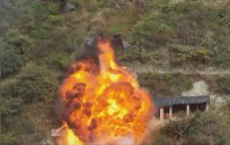 Voladura de una bocamina ilegal en Pataz. Al 15 de julio, el CUPAZ destruyo o neutralizo 24 campamentos, 54 bocaminas, y 6 socavones de miner�a ilegal.