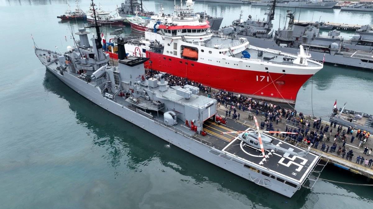 La Fragata Misilera BAP Aguirre (FM-55) de la Marina de Guerra del Per�.