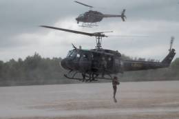 Helocastig de comandos desde helicpteros Bell 206 del Ejrcito Argentino.