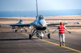 Un avi�n de combate F-16 de la Fuerza A�rea de Chile.