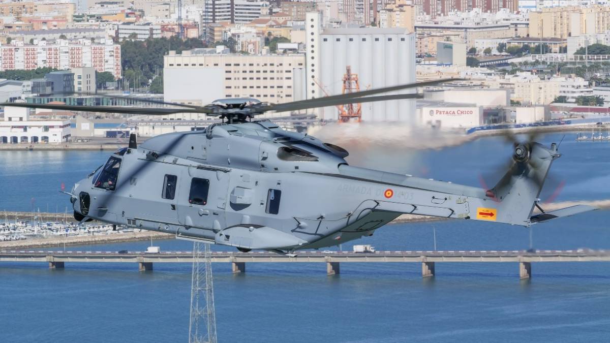 Tras d�cadas de uso de helic�pteros norteamericanos, la Armada usa actualmente dos emblem�ticos modelos europeos. (Foto Julio Maiz)