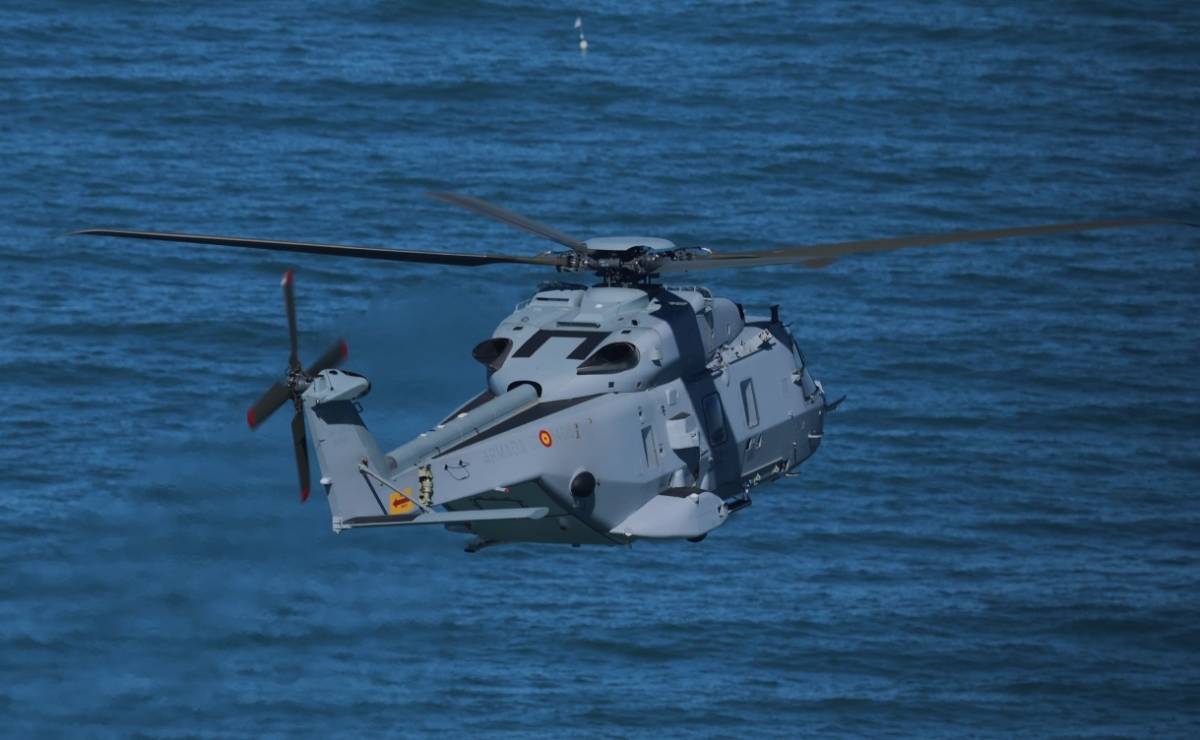 Vista trasera del NH90, donde se aprecia que est� dotado de dos motores, en concreto los General Electric CT7-8F5. (Foto Julio Maiz)