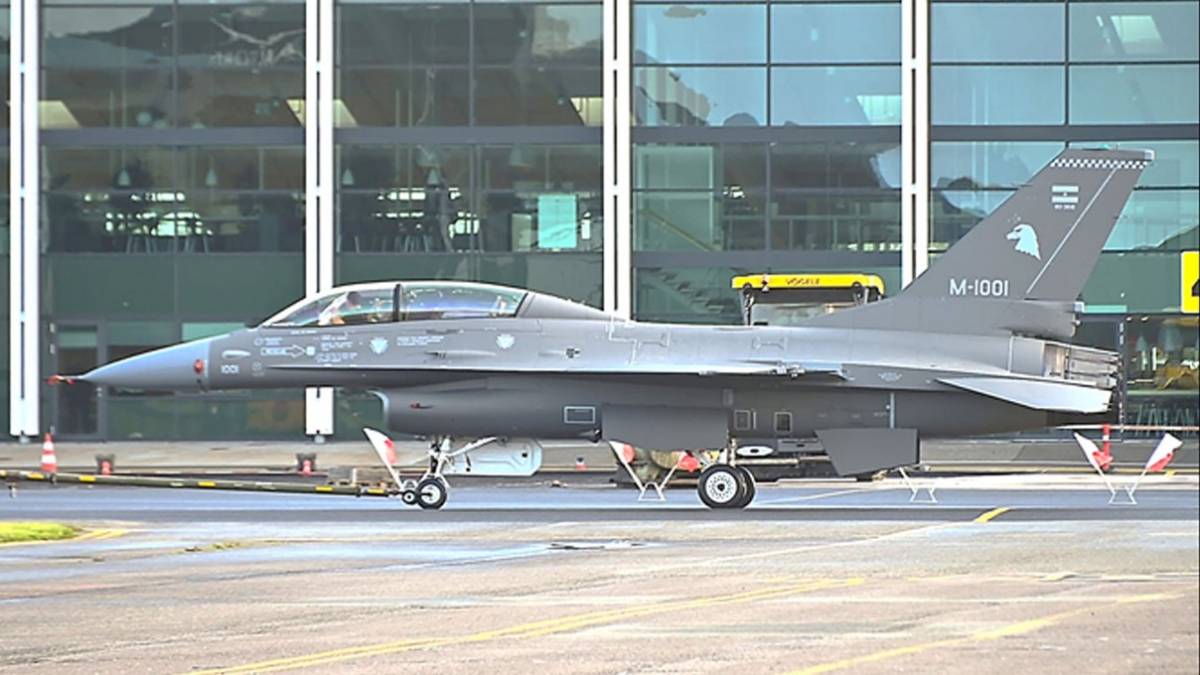 Uno de los F-16 biplaza que se incorporar� a la Fuerza A�rea Argentina.